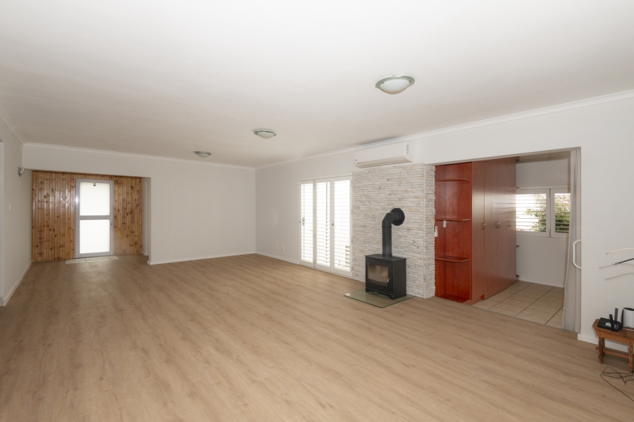 5 Bedroom Property for Sale in Country Club Western Cape